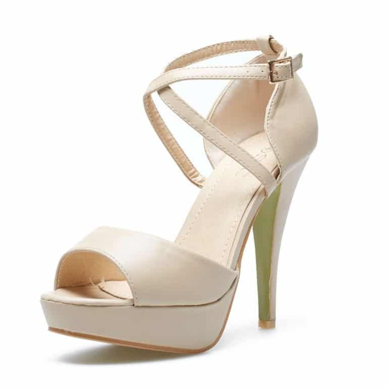 photographing footwear for e-commerce